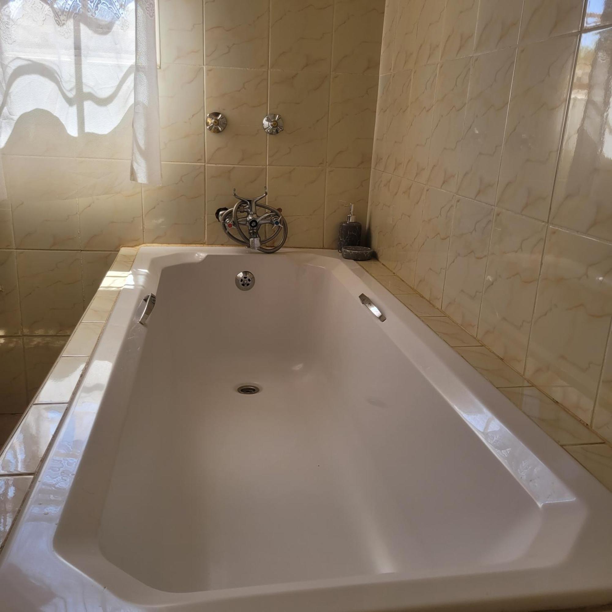 Bed and Breakfast Quest Лилонгве Экстерьер фото